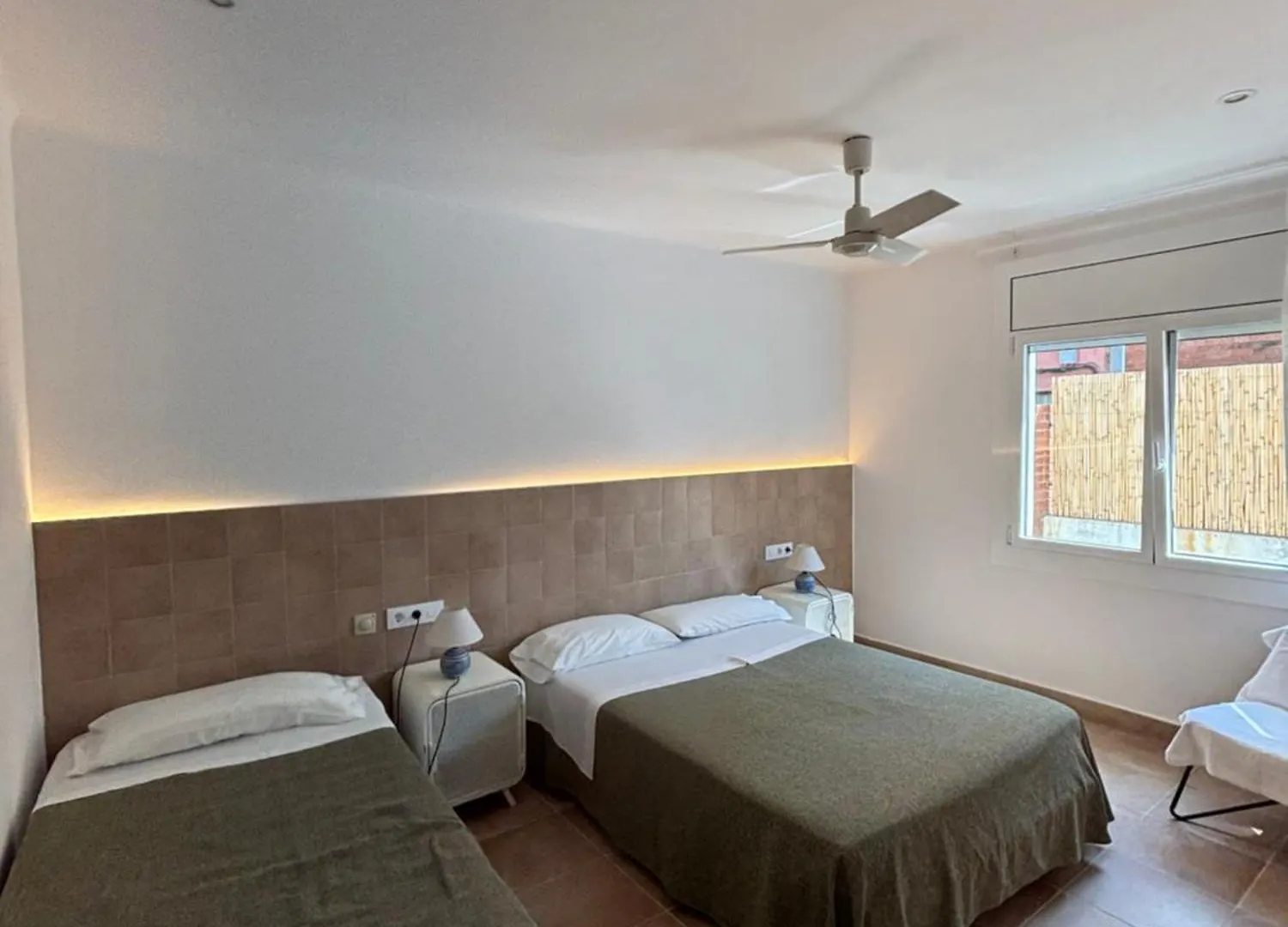 Hostal ROM Familiar Rosas