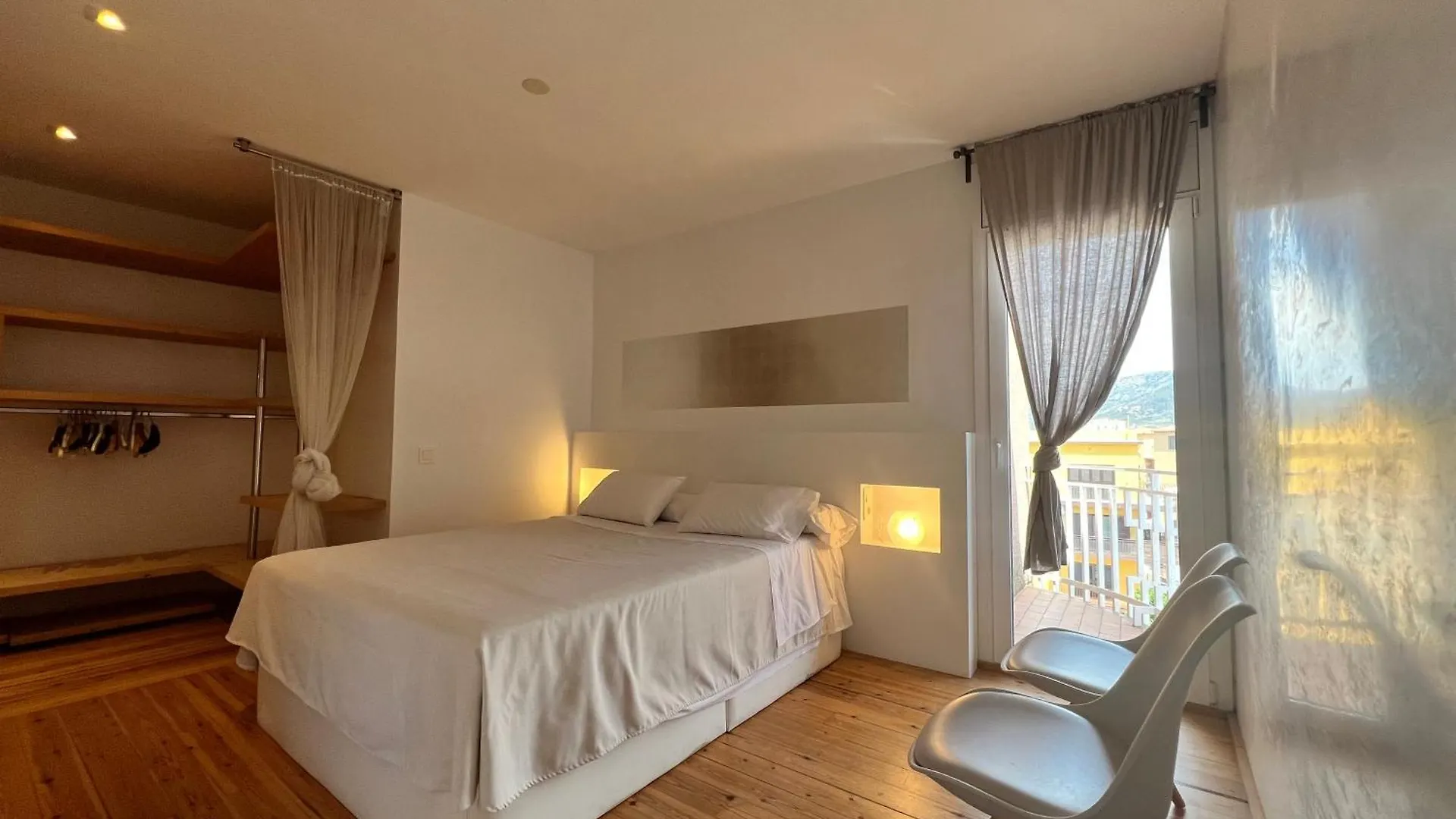 Hostal Rom Familiar Roses 2*,